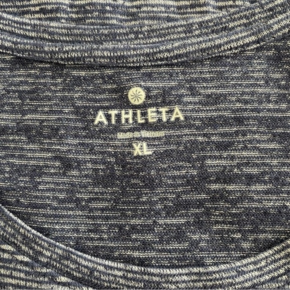 Athleta Heathered Blue Grey Striped Scoop Neck Tank Size XL - Picture 4 of 10